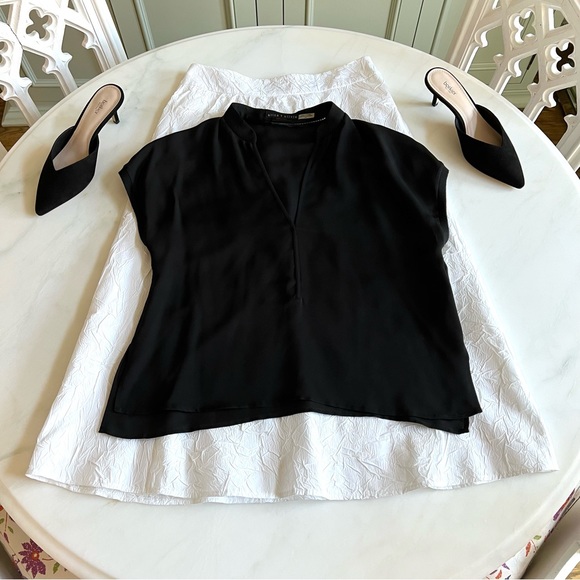 Alice + Olivia Employed Silk V-neck Black Top Sz S - Picture 3 of 8